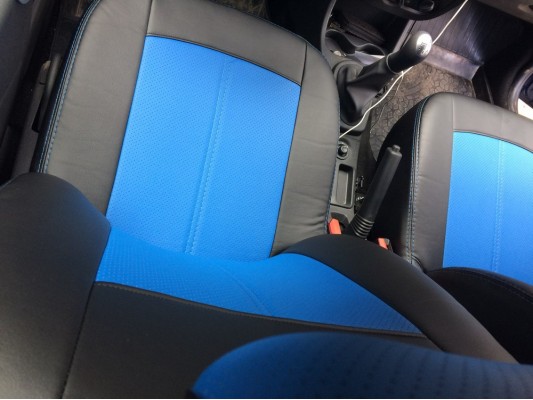 Авточехлы на Lada Largus