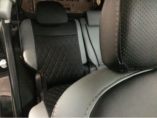 Авточехлы на Peugeot 4007